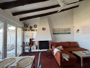 TV, fireplace, table tennis