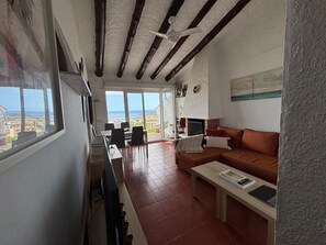 TV, fireplace, table tennis