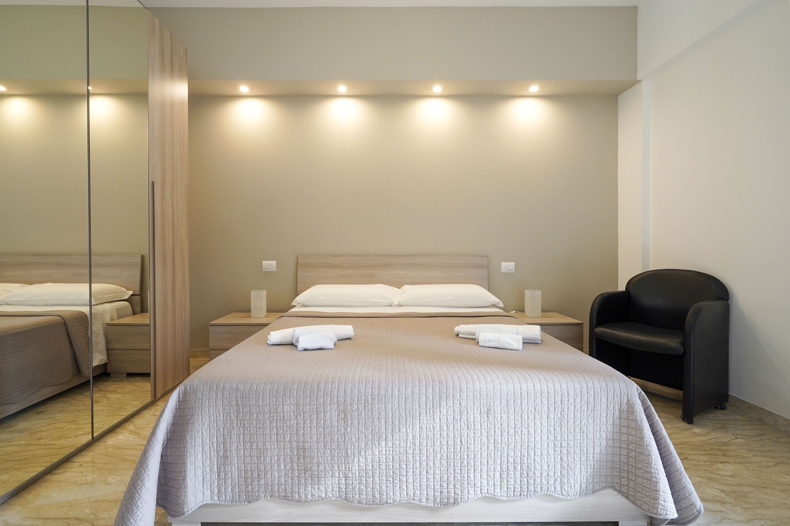 3 camere, ferro/asse da stiro, Wi-Fi gratuito, lenzuola