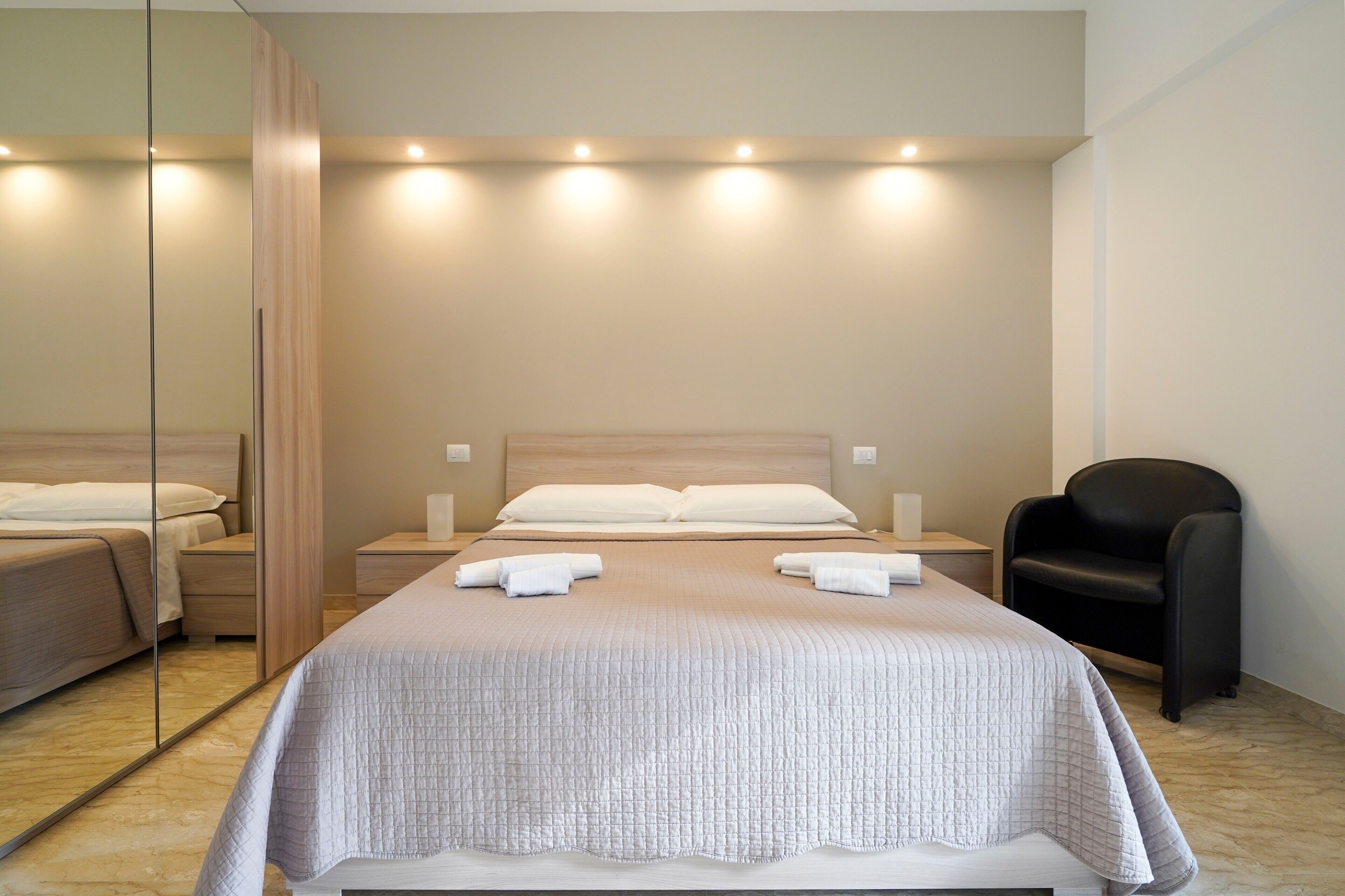 3 camere, ferro/asse da stiro, Wi-Fi gratuito, lenzuola