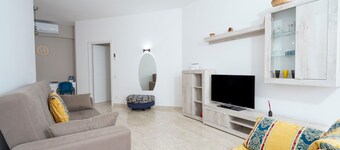 Holiday Home "Casa Kennedy" near the Beach with Balcony & Wi-Fi
