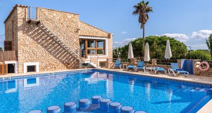 Finca "Can Jeroni" avec terrasses privées, piscine privée et Wi-Fi