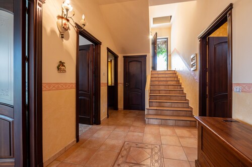 Villa "Filippa" with Mountain View, Private Terrace & Private Garden