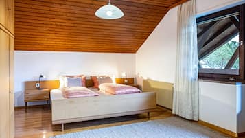 4 quartos, ferros/tábuas de passar roupa, Wi-Fi de cortesia