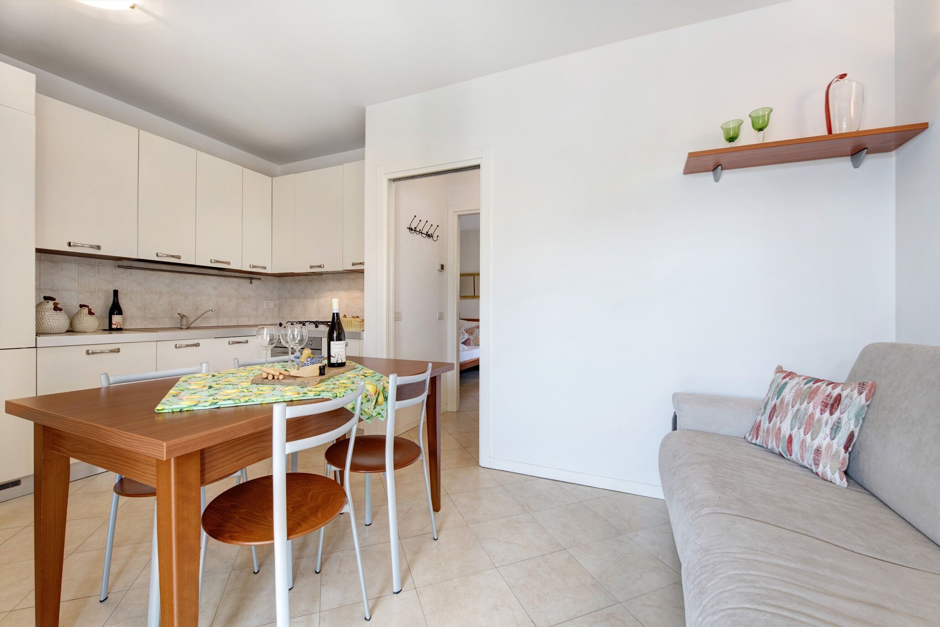 Apartamento Vacacional 'Katy Lake Salvia' Con Piscina Compartida, Terraza Privada Y Wi-fi - Desenzano del Garda