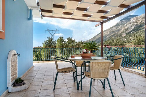 Pet-Friendly Apartment "Spyros apartment" with Mountain View
