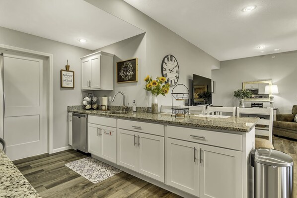 Condo, 3 Bedrooms | Private kitchen | Fridge, oven, coffee/tea maker, toaster - Sunset Bunker 3 Bedroom Condo by RedAwning (Branson West)