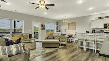 Condo, 3 Bedrooms | Living room | Smart TV