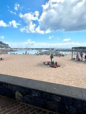 On the beach - Home Away From Home Apartment (Caniçal)