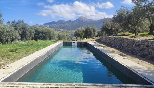 Villa Degli Ulivi with Sea View and Wi-Fi, Pet-Friendly