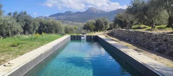 Villa Degli Ulivi with Sea View and Wi-Fi, Pet-Friendly