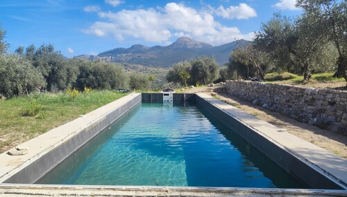 Villa Degli Ulivi with Sea View and Wi-Fi, Pet-Friendly