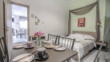 1 makuuhuone, työpöytä, pimennysverhot, ilmainen Wi-Fi