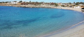 Pet-Friendly Holiday Home "A casa di Pietro Tre" with Sea View, Garden & Wi-Fi