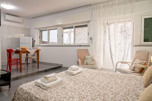 1 quarto, Wi-Fi de cortesia, roupa de cama