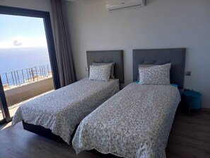 2 bedrooms, iron/ironing board, travel cot, free WiFi