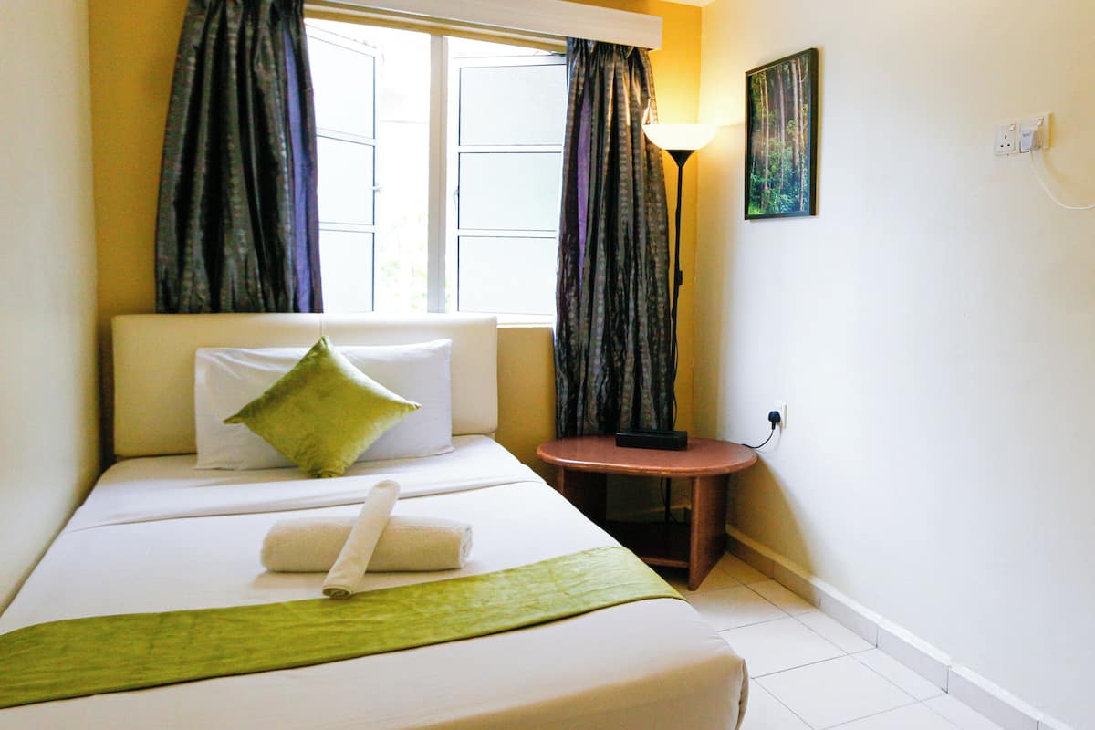 Economy Single Room | Free WiFi, bed sheets
