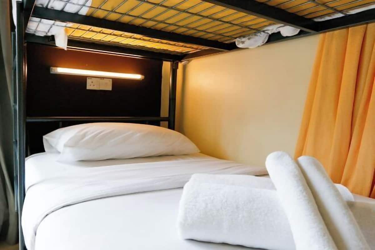 Free WiFi, bed sheets