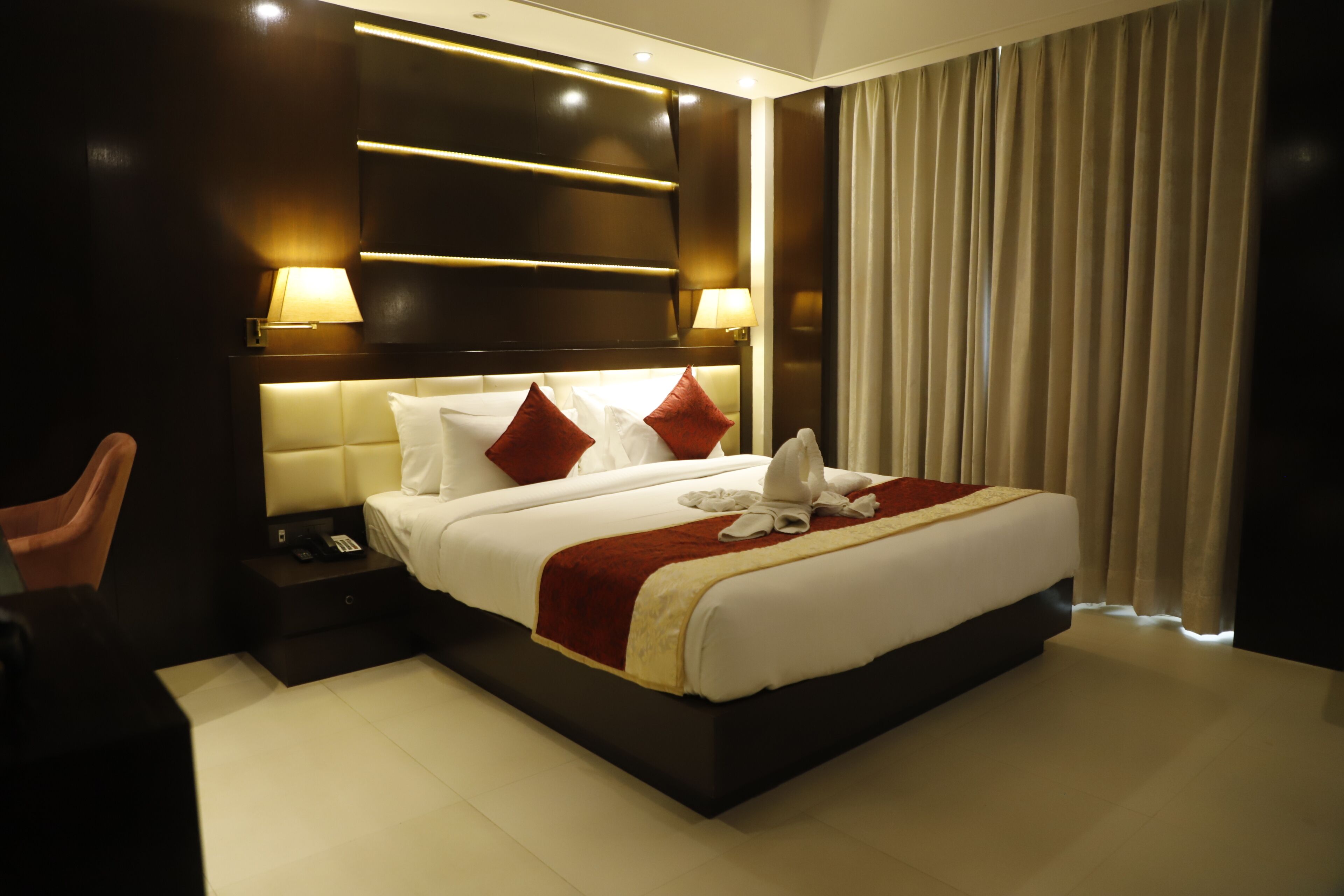 Deluxe-Zimmer, 1 King-Bett, Nichtraucher, Stadtblick