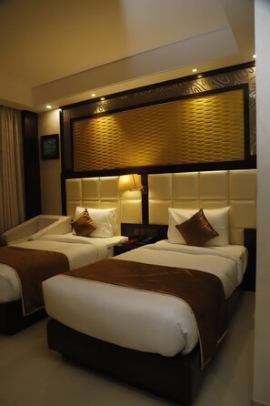 Superior Room, 1 King Bed, Non Smoking, City View