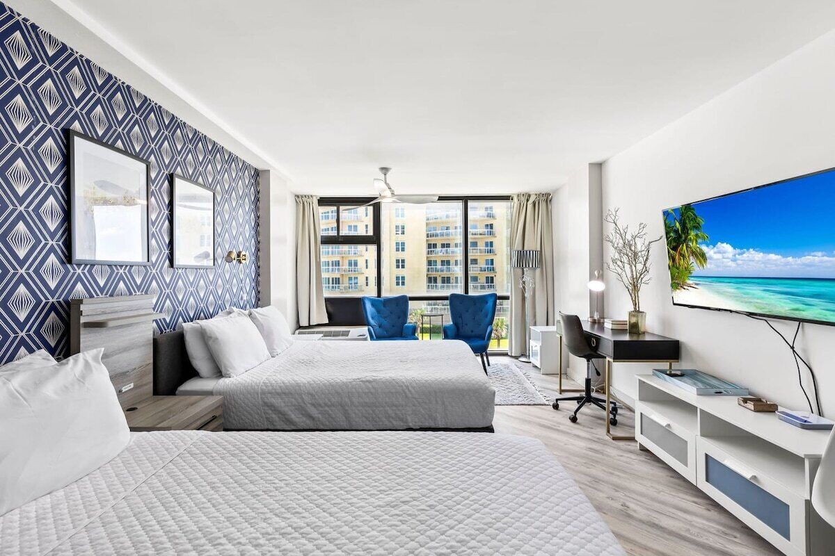 Oceanside Inn 411 | Updated Studio, Beach Access!