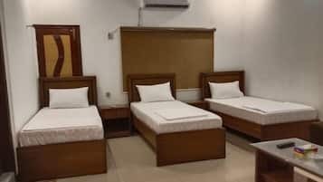 Deluxe Double Room | Iron/ironing board, free WiFi