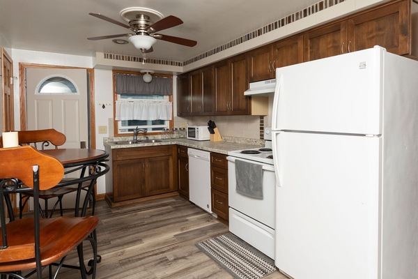 Refrigerador, microondas, horno, placa de cocina