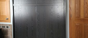 Super cute home located on a dead end street close to Lambeau Field