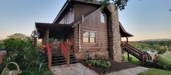 20% OFF Lake View Retreat- Lake & Mountain View, Hot Tub, Fire Pit, Porch Swing