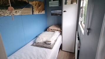 2 bedrooms, bed sheets
