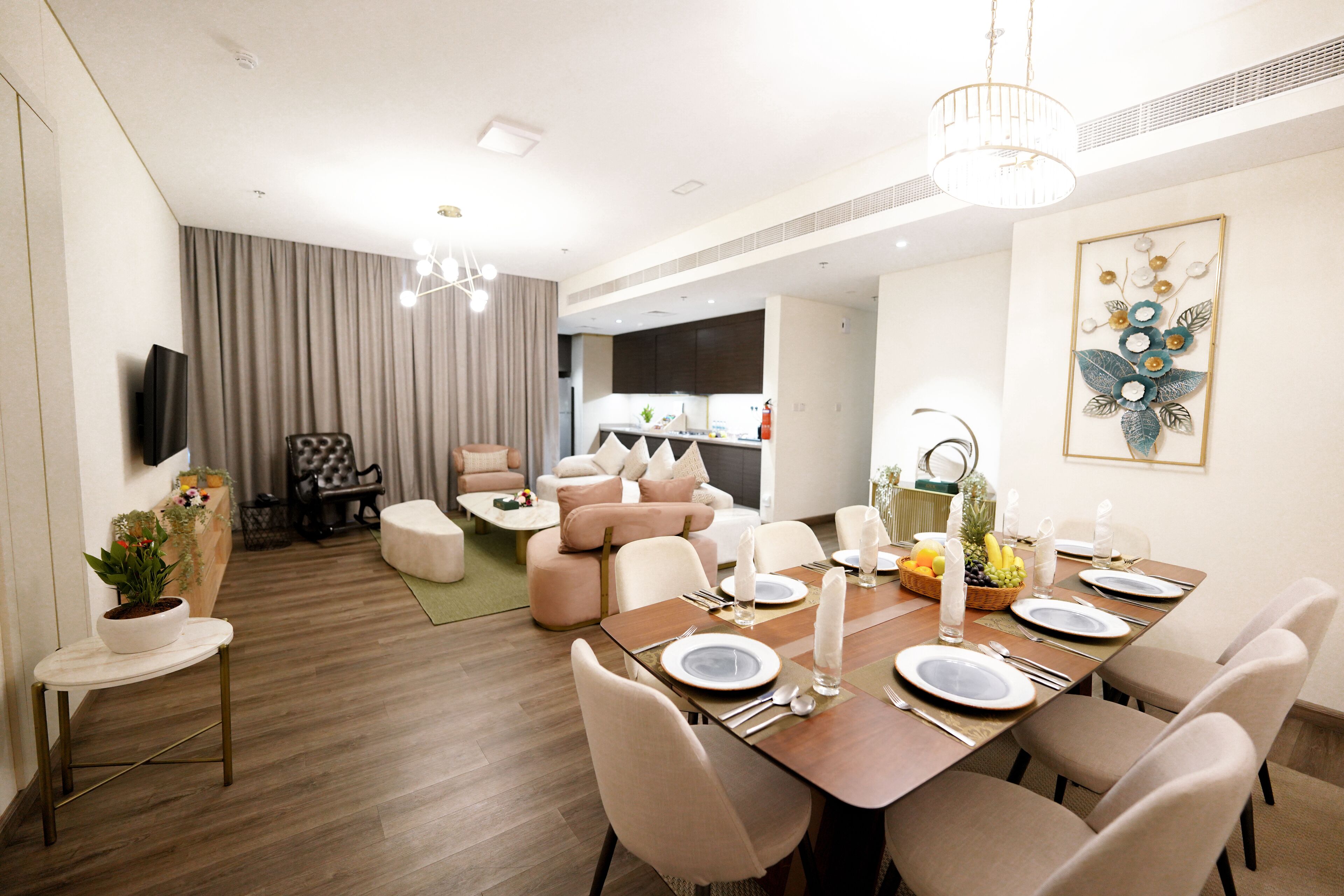 迷你吧、办公桌、笔记本电脑工作区、遮光窗帘