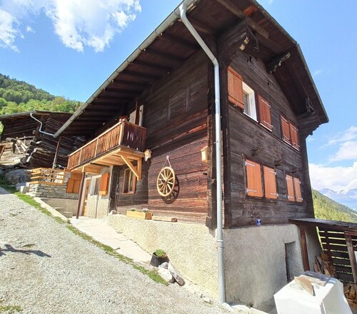 Magnificent apartment in a quiet old village in Val d'Anniviers