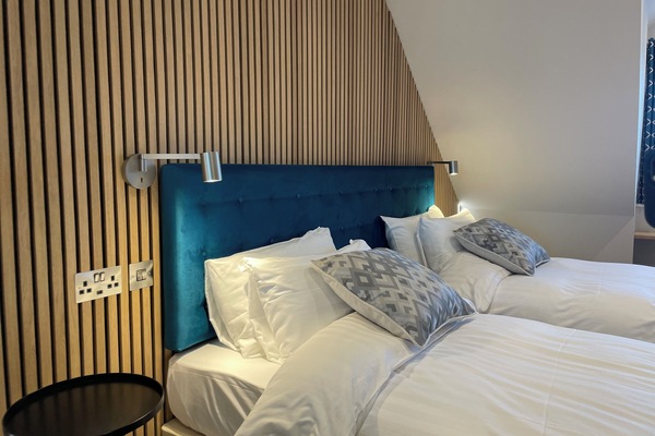 Executive Twin Room | Dihias secara berasingan, dilengkapkan perabot secara berasingan, meja