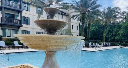 Prestigious golf community condo