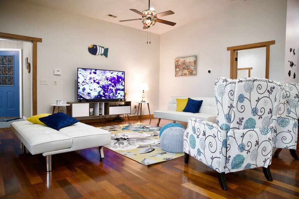 Family Bonanza On A Private Lake, Indoor Pool - Harrisburg, NC