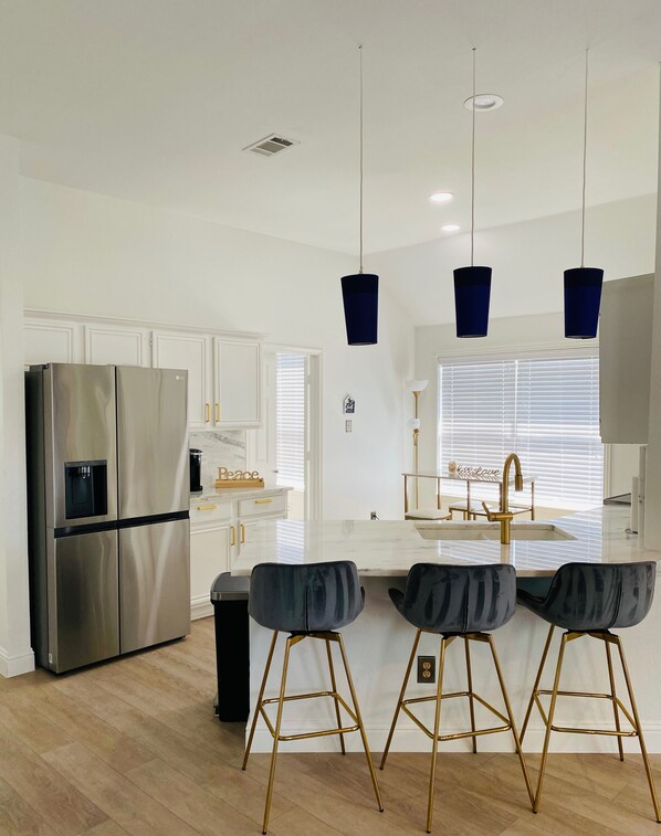 Interior - Luxurious home /Pool/GameR/BBQ/kingbed/legacyW/Frisco (plano)