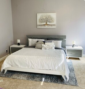 3 bedrooms, desk, iron/ironing board, free WiFi - Luxurious home /Pool/GameR/BBQ/kingbed/legacyW/Frisco (plano)