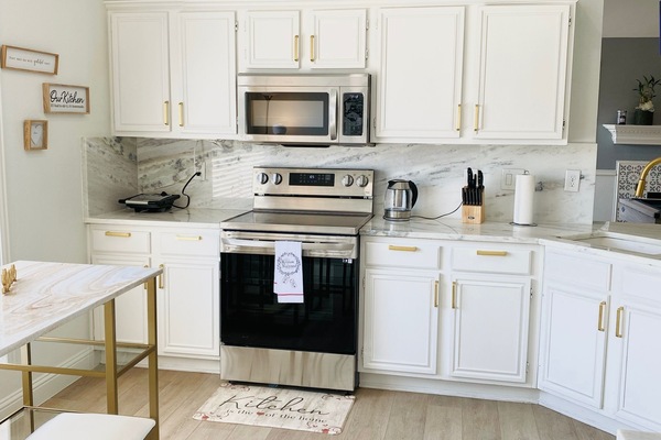 Refrigerador, microondas, horno, placa de cocina