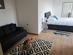 7 slaapkamers, een kluis op de kamer, een bureau