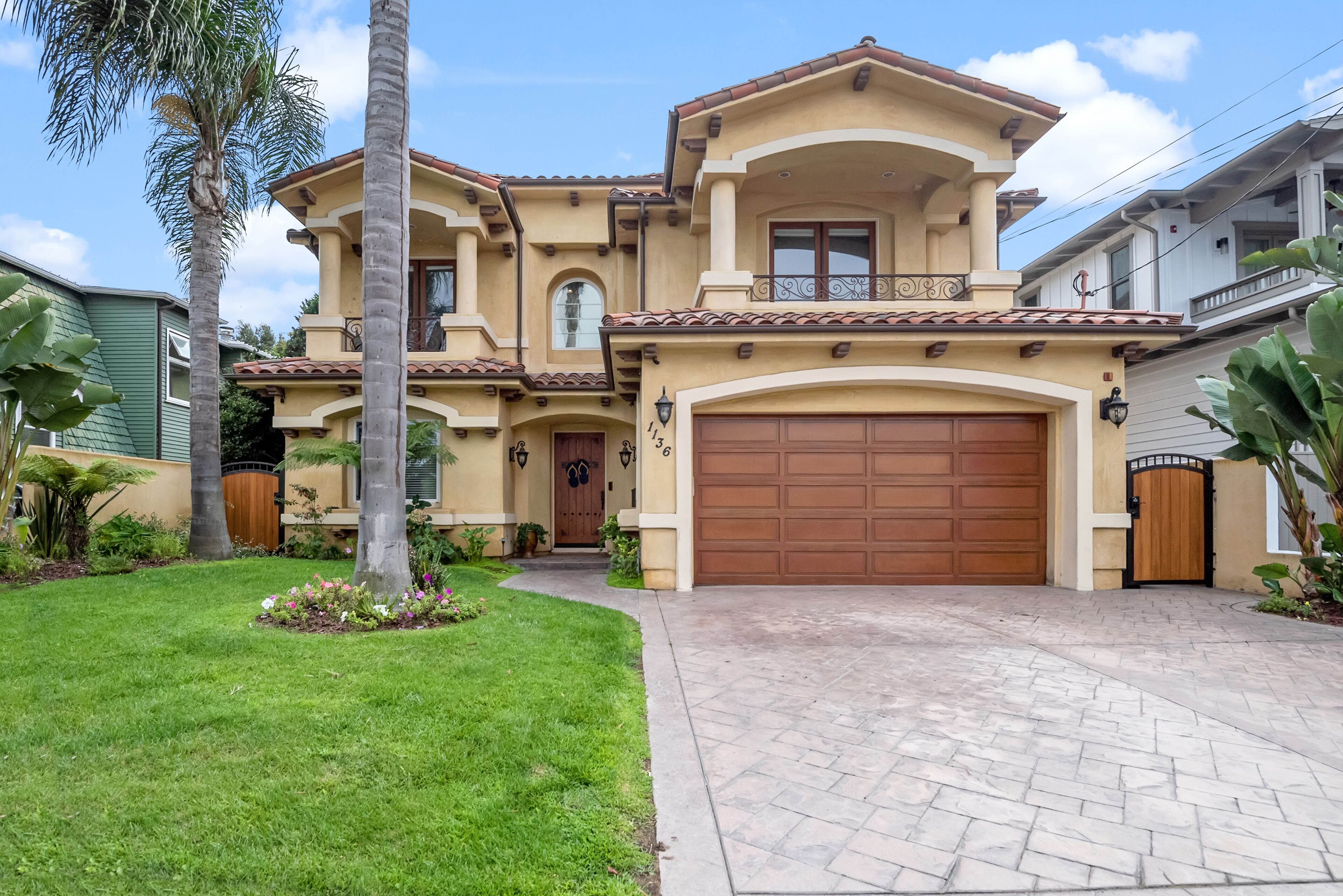 Manhattan Beach beauty with fantastic yard and open space