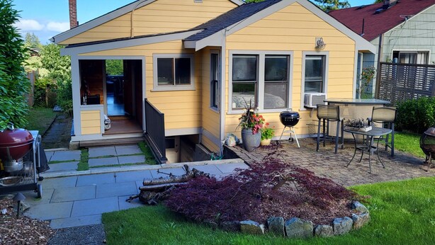 Outdoor dining - Spot On The Hill (Seattle)
