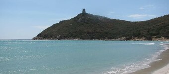 5 min from Campulongu beach, Simius, Porto Giunco-Notteri and Campus.