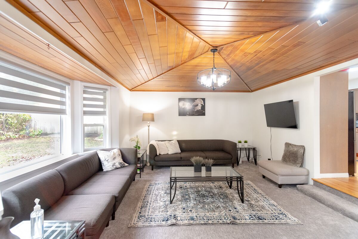 Spacious & Modern By The Beach ~ King & Queen Beds - White Rock