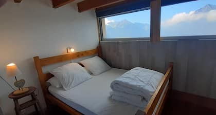 South-facing triplex, pla d'adet, ski in/ski out, balcony