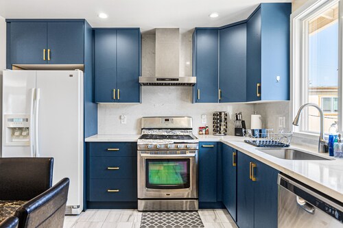 Bright & comfortable 4brs Home in Daly City