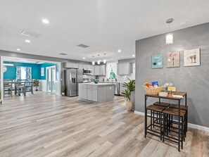 Fridge, microwave, oven, stovetop - Private NEWLY Renovated 4 BED Family Friendly Home near URI, Beaches, Weddings.. (South Kingstown)