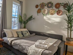 2 bedrooms, iron/ironing board, travel cot, WiFi - Big apart in Limoilou (Québec)