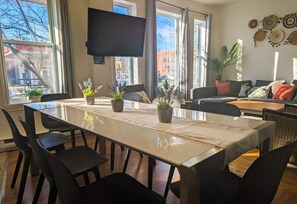 Dining - Big apart in Limoilou (Québec)