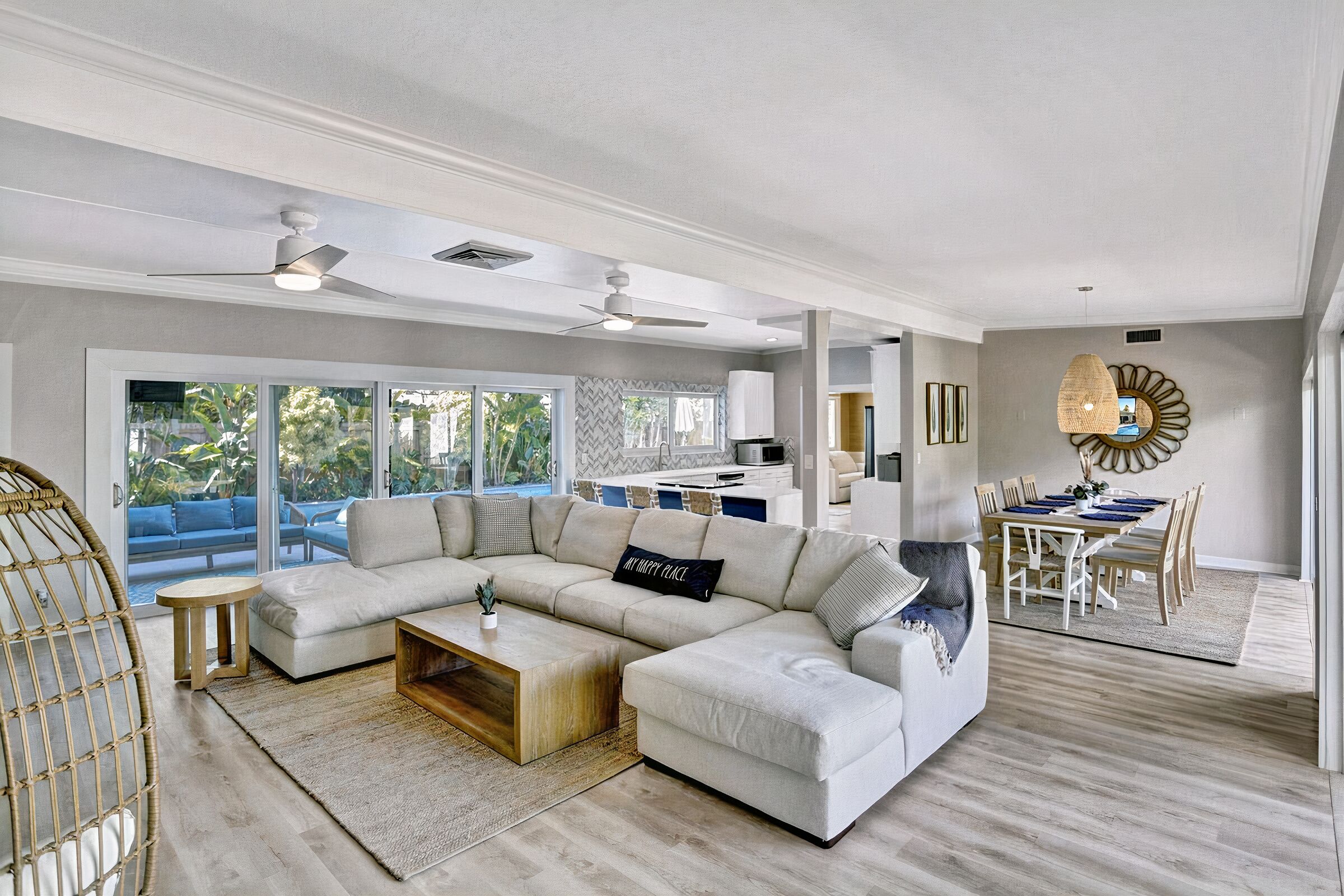 Smart TV, Netflix, streaming services