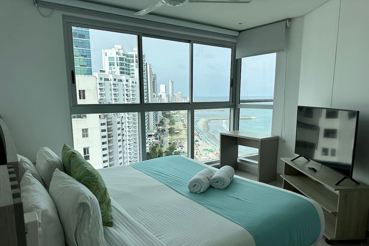 Superior Apartment | Egyptian cotton sheets, premium bedding, pillow-top beds